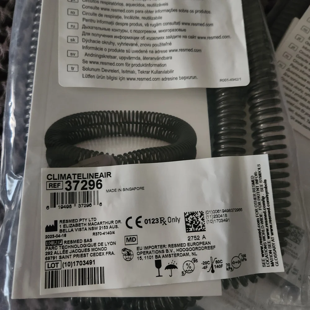 ResMed ClimateLineAir Tubing - Black - Picture 2 of 4